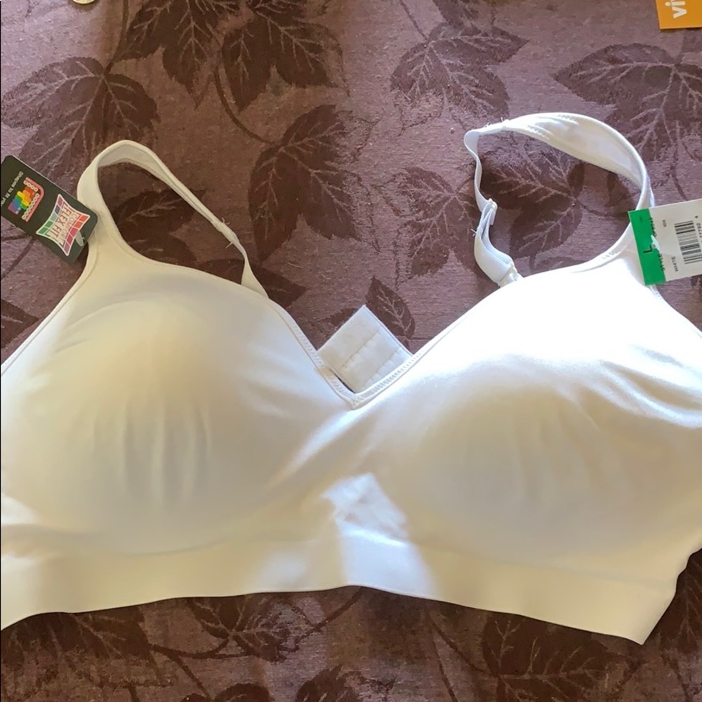 🎀NWT Bali no underwire bra 🎀